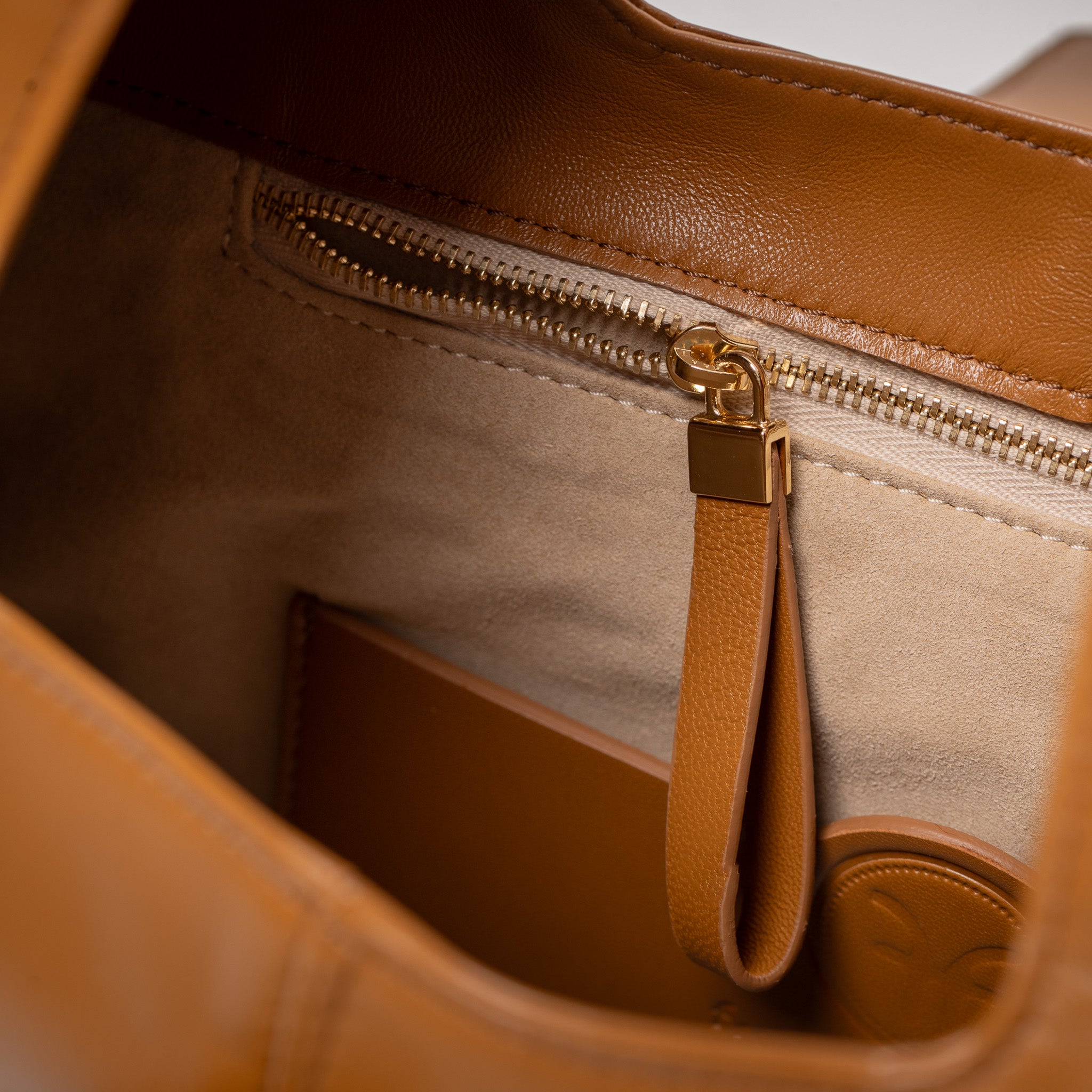 Odette | Hobo caramel
